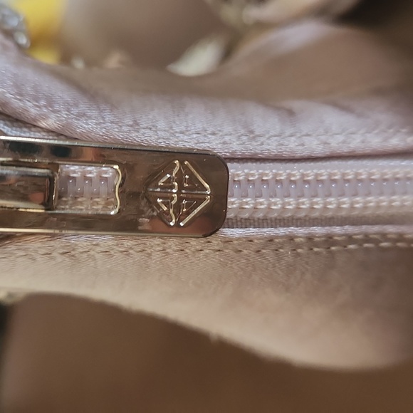 NWT Antonio Melani Heals - Picture 3 of 7